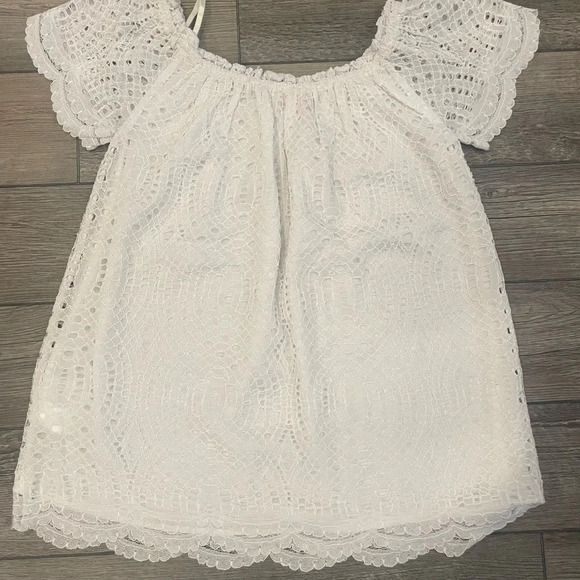 White Delicate Lace Off-Shoulder Blouse -XS by Lilly Pulitzer - Picture 6 of 6